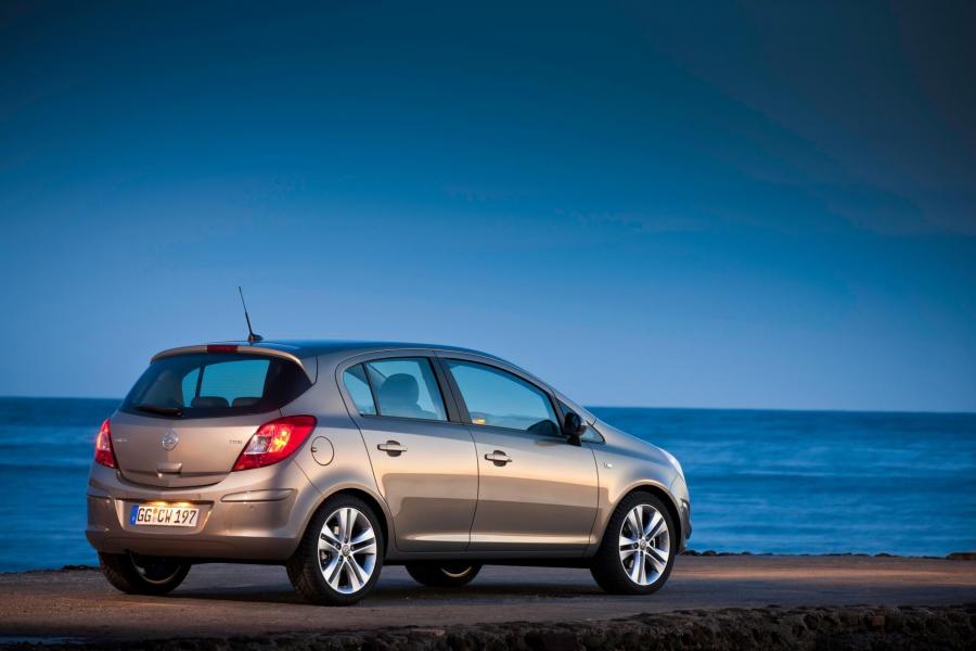  Opel Corsa 4-Door 2012 года  (фото 5 из 12)